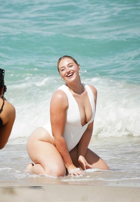 Iskara Lawrence sexy model galleries