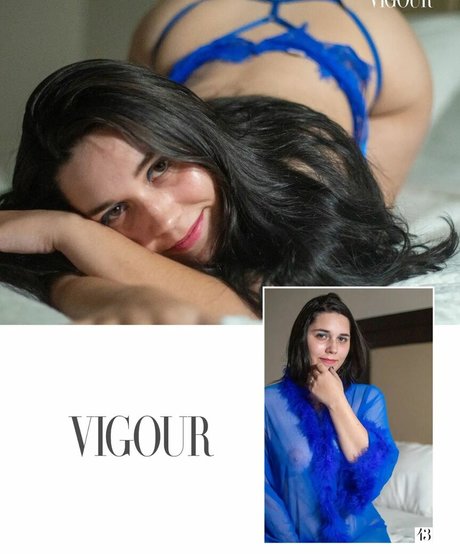 Moons Modeling perfect star pic