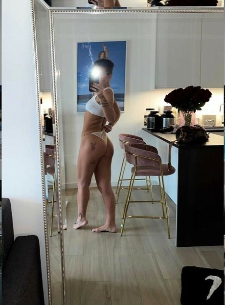 Marta Linkiewicz model free images