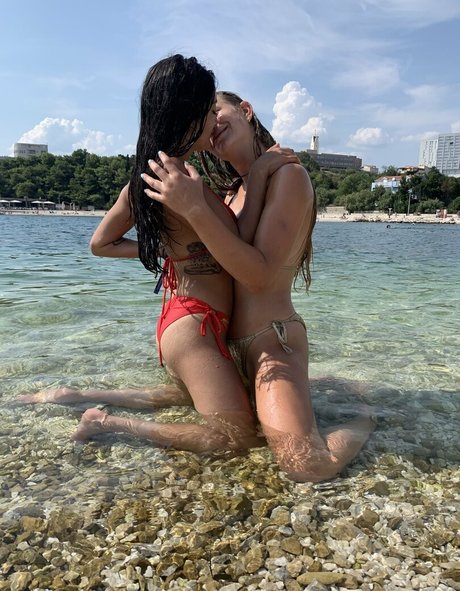 Ariakhan00 model pretty archive