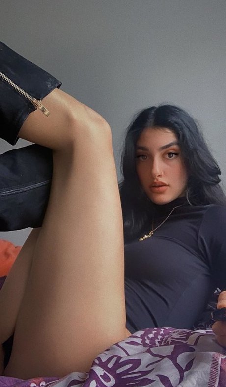 Ariakhan00 star picture