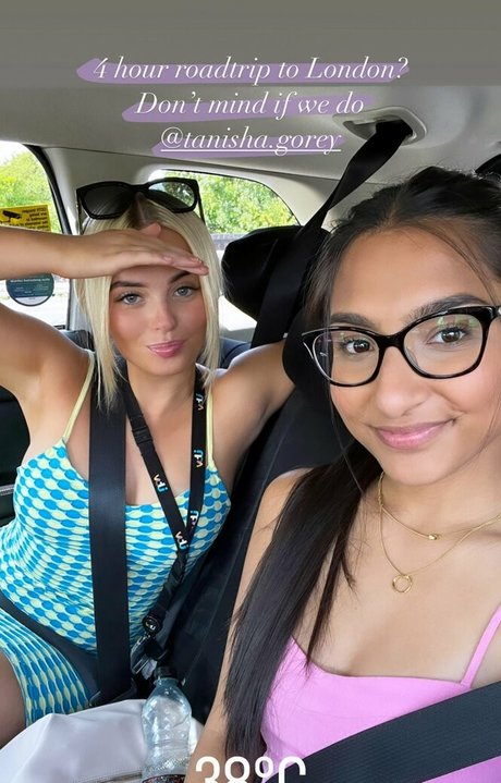 Coronation Street star beautiful img