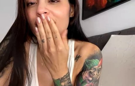 Lara Henao sexy model photo