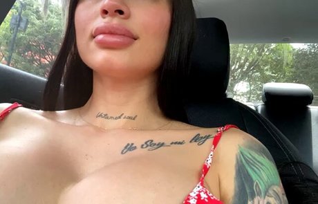 Lara Henao model free image