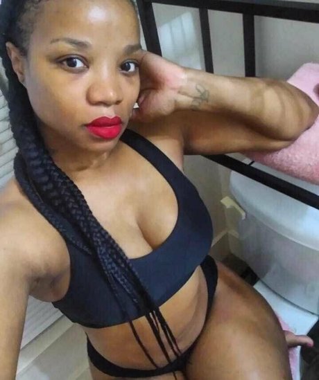 Sweetest Peach star sex pic