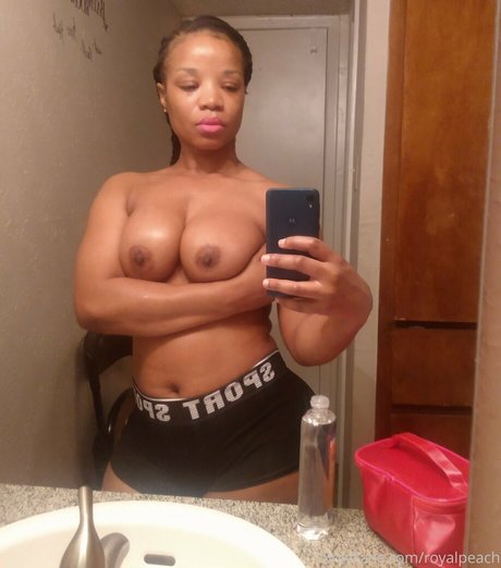 Sweetest Peach model sexy galleries