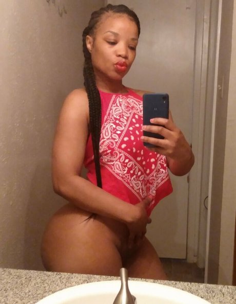 Sweetest Peach model free photo