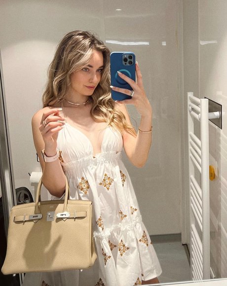 Elena Berri hot star image