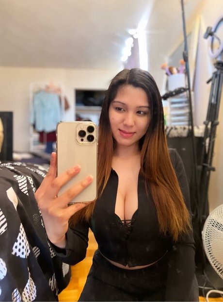 Sabrina Chelsiee Cargo pretty model pictures