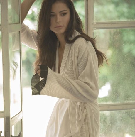 Sandra Dziwiszek star beautiful archive