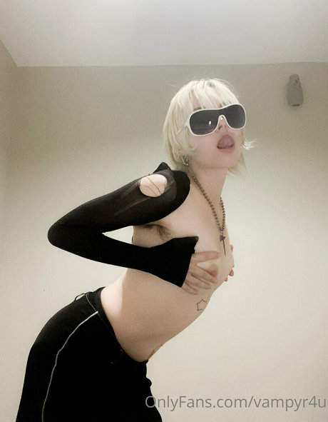 vampyr4u nice actress pics