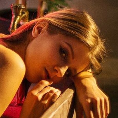 Carolina Kris model porn pics