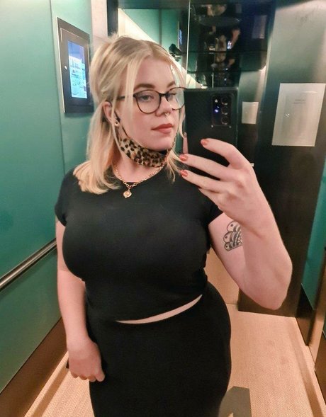 Audrey Jones perfect model pic