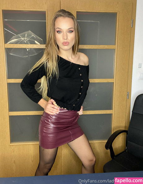 Lady Annabelle sexy model images