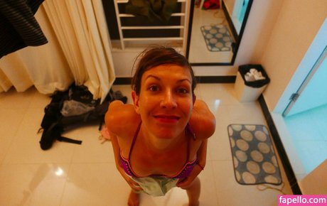 Carine Ribert star nude pics