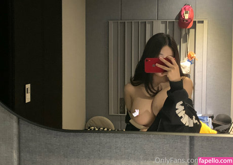 ratsumin model naked pic