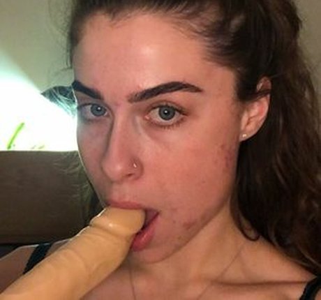 Lydia Forrest star erotic photo