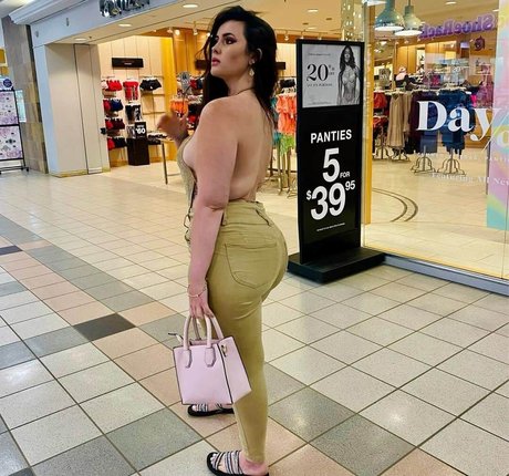 Sofia MacBeth pornstar erotic archive