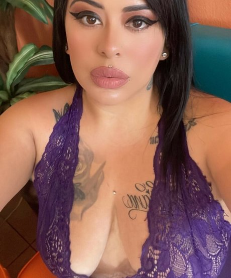 BabyGhoull69 erotic actress photo