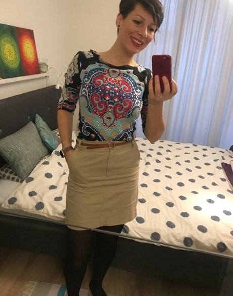 Kat Haze hot actress img