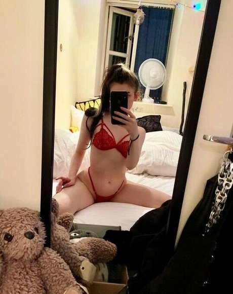 danierruu pretty pornstar picture