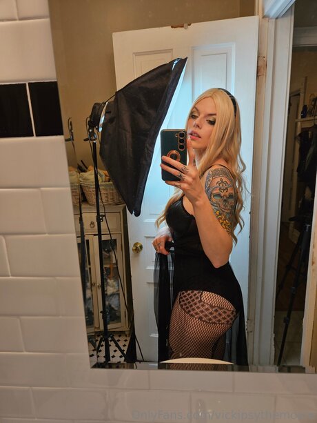 vickipsythemoore top model pictures