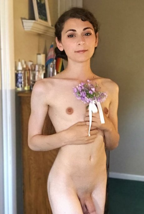 Harper Finch exclusive actress galleries