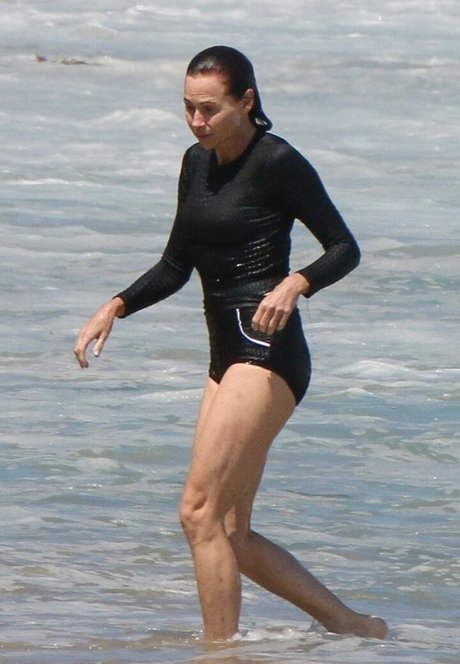 Minnie Driver model beautiful galleries