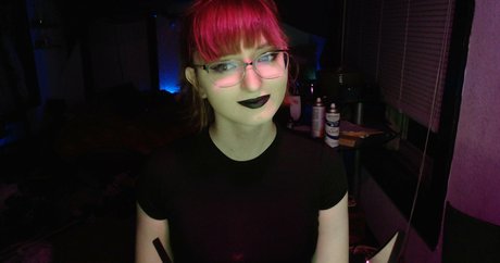 TooMuchTimeMyself model nice pic