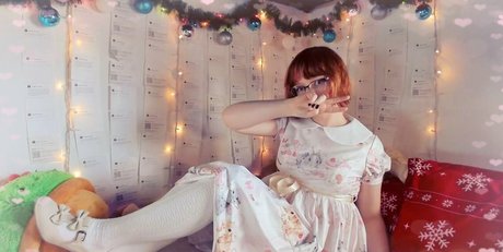 TooMuchTimeMyself porn model pictures