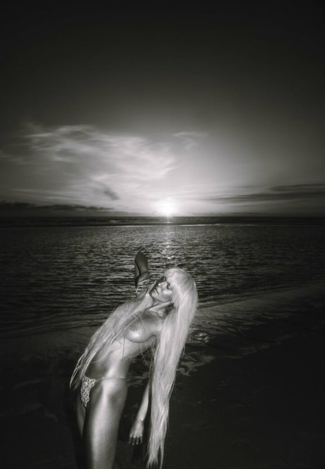 Ana Sophie Rose star sexy pic