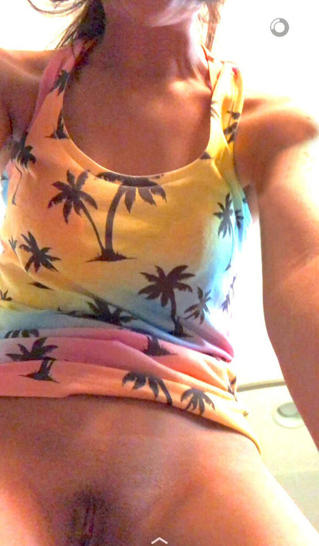 Broomtrail nude actress galleries