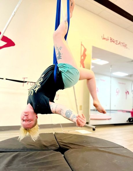 Skeletons twin pornstar nice pictures