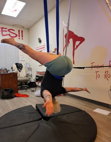 Skeletons twin star hot photo