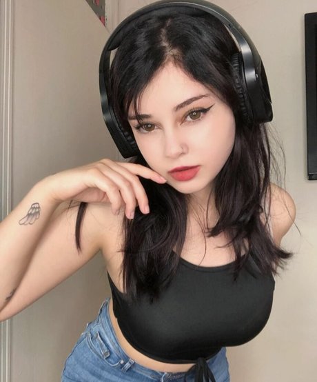 Bbangeluwu erotic pornstar pictures