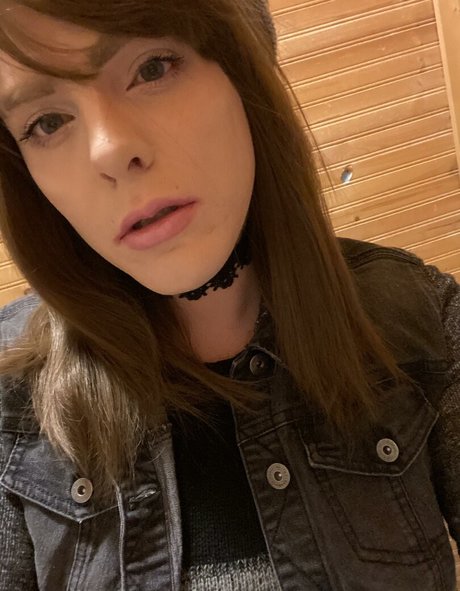 out there rowan model naked pictures