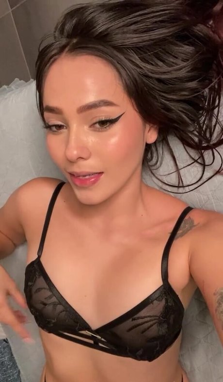 Stephanie Toro naked model photo