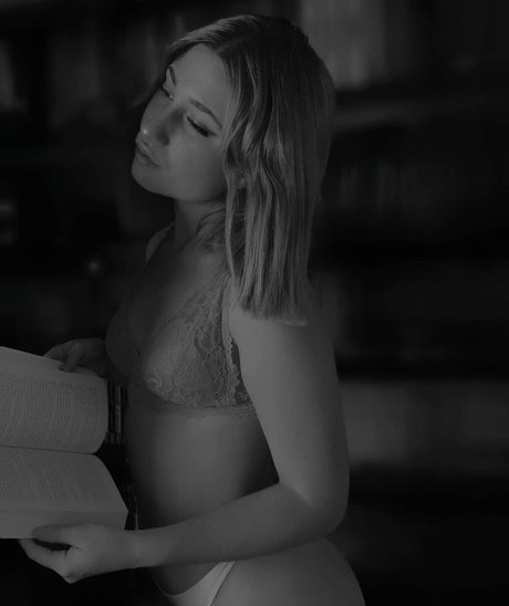 Astrid Guy perfect star img