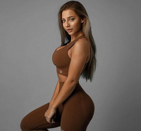 Anya Hryshchenko hot actress pictures