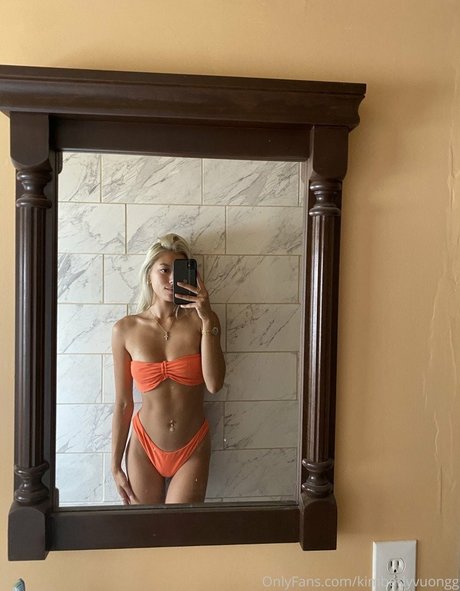 Kimberlyvuongg star nude image