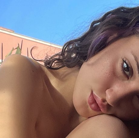 Damntae model nudes picture