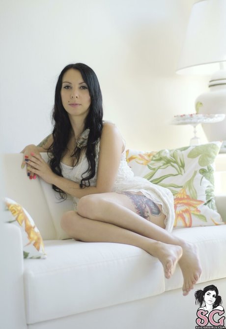 Babilina Suicide erotic model img