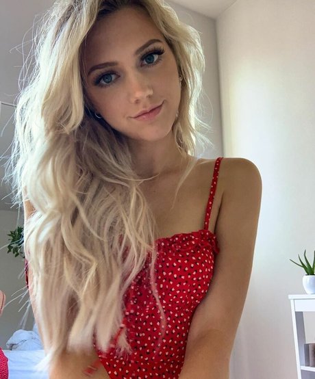 Kimcella high quality pornstar image