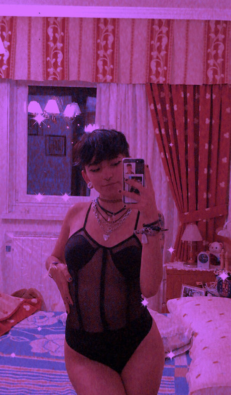 covergore 666 model photo