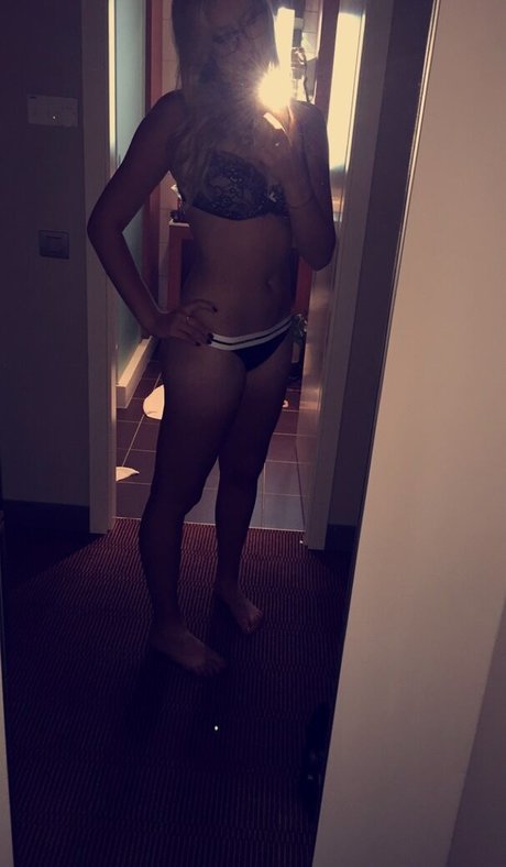 Kristina Mladenovic naked star images