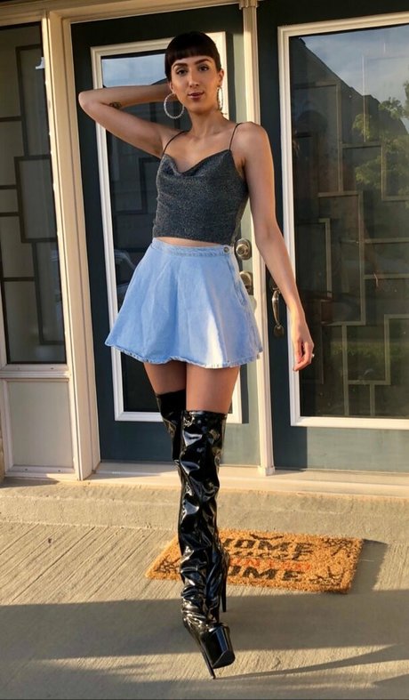 Jasdeep Johal model nude image