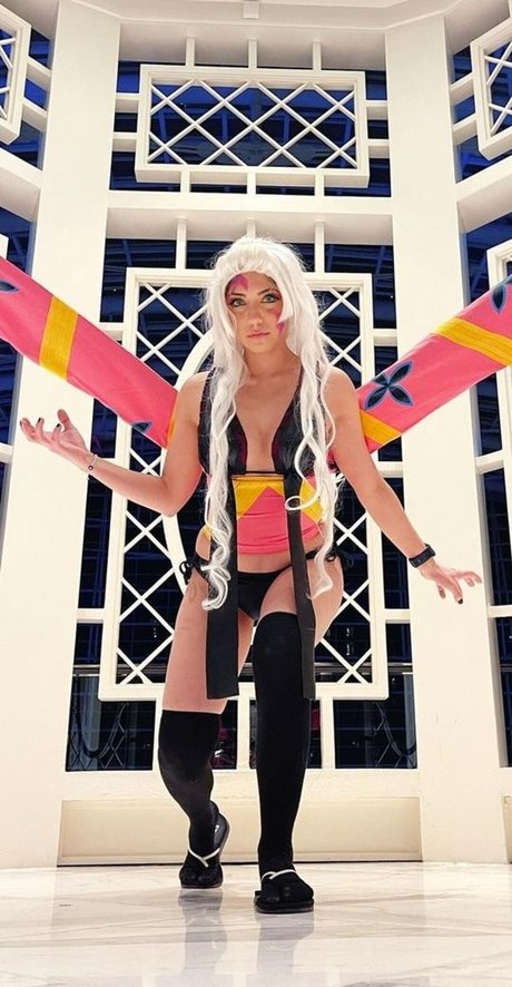 Namii cos hot model pics