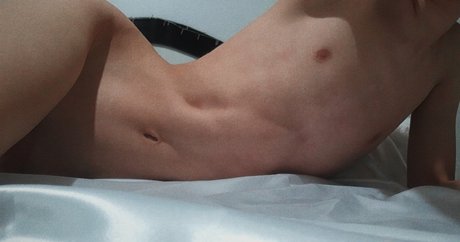 Sasha Moon beautiful model picture