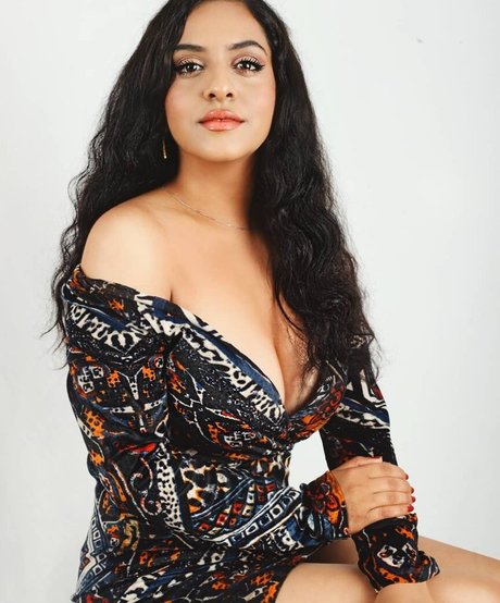 Olfa Fouzai model pornographic pics