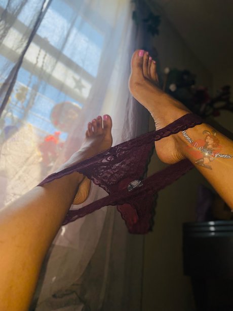 Hunnie D Bunnie pretty pornstar img